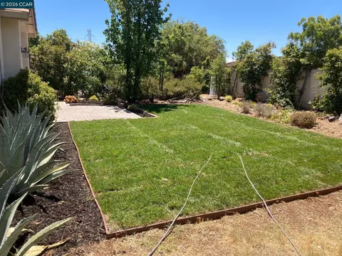 1641 Regent Dr, Brentwood, CA 94513