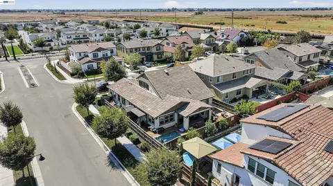 View/Area - 1787 Branson Ct, Lathrop, CA 95330 photo 3 of 8