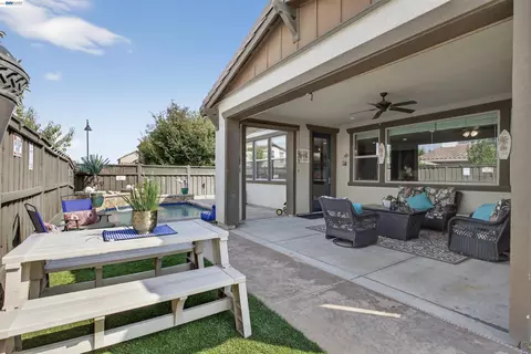 Exterior - 1787 Branson Ct, Lathrop, CA 95330 photo 9 of 10