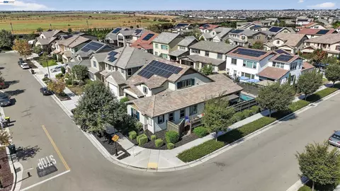 View/Area - 1787 Branson Ct, Lathrop, CA 95330 photo 2 of 8