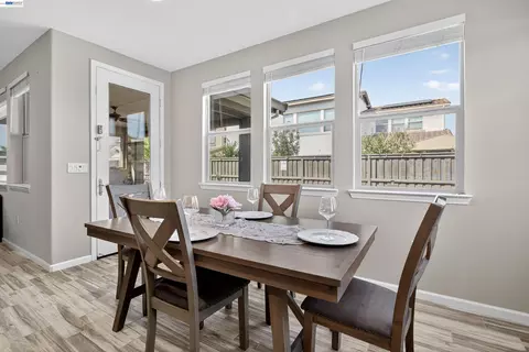 Dining - 1787 Branson Ct, Lathrop, CA 95330 photo 2 of 2