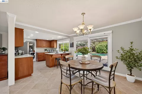 Dining - 2360 Hampton Rd, Livermore, CA 94550 photo 2 of 4
