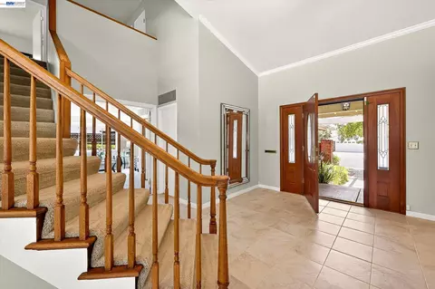 Entry Way - 2360 Hampton Rd, Livermore, CA 94550 photo 1 of 3