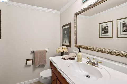 Bath - 2360 Hampton Rd, Livermore, CA 94550 photo 2 of 3