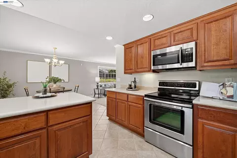 Kitchen - 2360 Hampton Rd, Livermore, CA 94550 photo 6 of 6