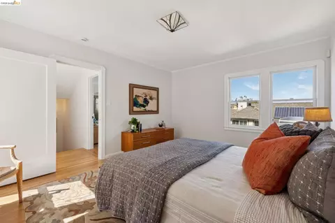 2558 Hilgard Ave, Berkeley, CA 94709 photo 25