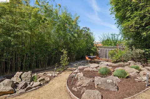 2558 Hilgard Ave, Berkeley, CA 94709 photo 59