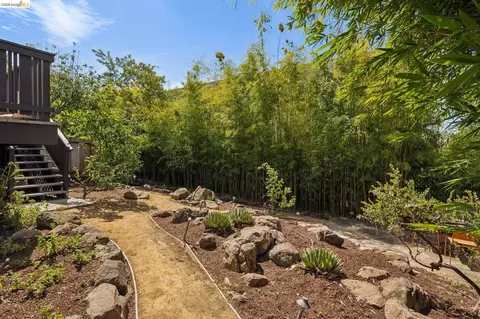 2558 Hilgard Ave, Berkeley, CA 94709 photo 60