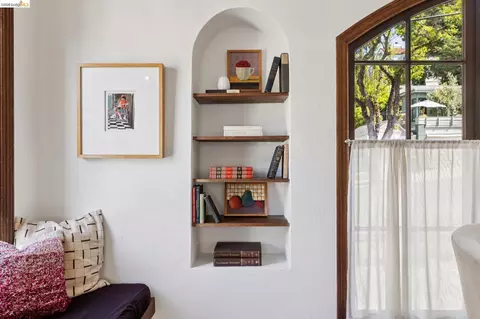 2558 Hilgard Ave, Berkeley, CA 94709 photo 8