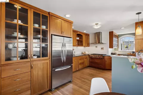 2558 Hilgard Ave, Berkeley, CA 94709 photo 15
