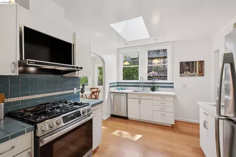 2558 Hilgard Ave, Berkeley, CA 94709 photo 40