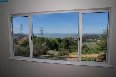 View/Area - 116 Bayhurst Dr, Vallejo, CA 94591 photo 3 of 8