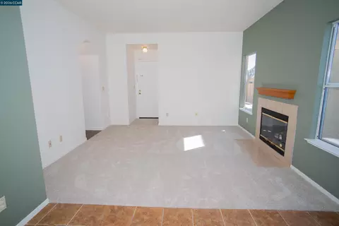 Living - 116 Bayhurst Dr, Vallejo, CA 94591 photo 5 of 6