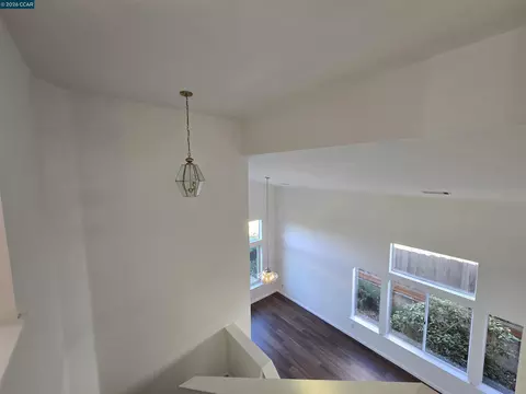 Living - 116 Bayhurst Dr, Vallejo, CA 94591 photo 2 of 6