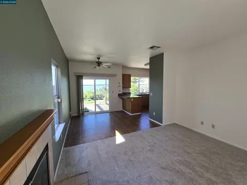 Living - 116 Bayhurst Dr, Vallejo, CA 94591 photo 3 of 6