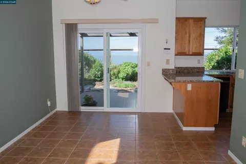 Living - 116 Bayhurst Dr, Vallejo, CA 94591 photo 4 of 6