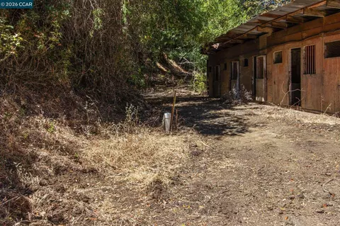 1180 Bear Creek Rd, Martinez, CA 94553 photo 29