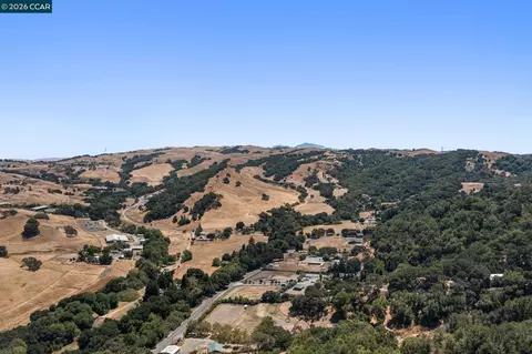 1180 Bear Creek Rd, Martinez, CA 94553 photo 13