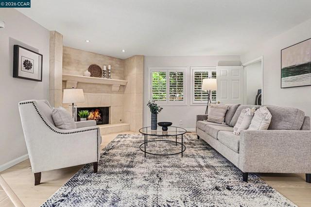 1827 Lamplight Ct, Walnut Creek, CA 94597