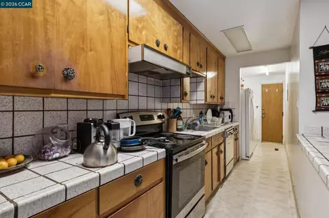 Kitchen - 1242 Hopkins St, Berkeley, CA 94702 photo 11 of 12