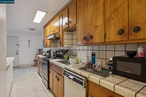 Kitchen - 1242 Hopkins St, Berkeley, CA 94702 photo 12 of 12