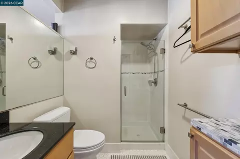 Bath - 1242 Hopkins St, Berkeley, CA 94702 photo 2 of 8