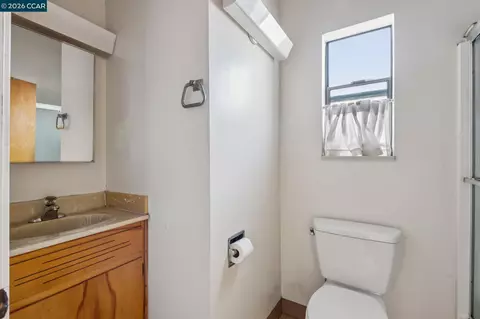 Bath - 1242 Hopkins St, Berkeley, CA 94702 photo 7 of 8