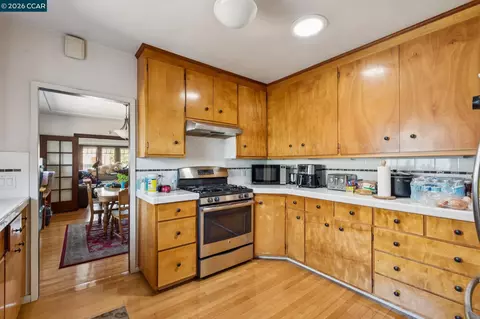 Kitchen - 1242 Hopkins St, Berkeley, CA 94702 photo 4 of 12