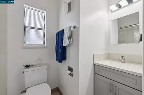 Bath - 1242 Hopkins St, Berkeley, CA 94702 photo 4 of 8