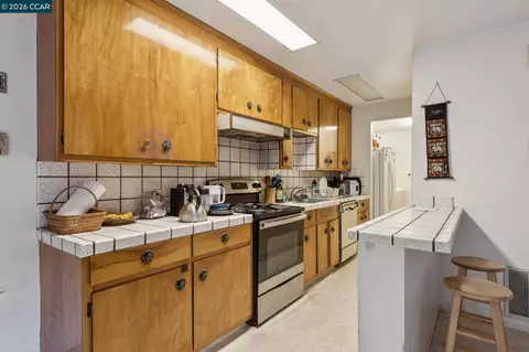 Kitchen - 1242 Hopkins St, Berkeley, CA 94702 photo 10 of 12