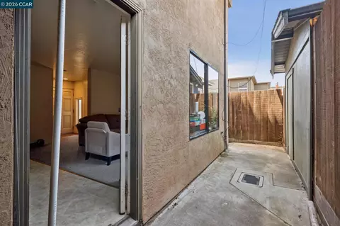 Entry Way - 1242 Hopkins St, Berkeley, CA 94702 photo 6 of 6