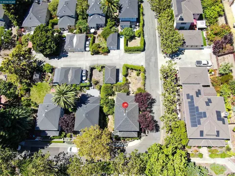 View/Area - 133 Pinole St, Hercules, CA 94547 photo 7 of 8