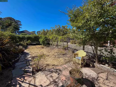 Exterior - 133 Pinole St, Hercules, CA 94547 photo 13 of 16
