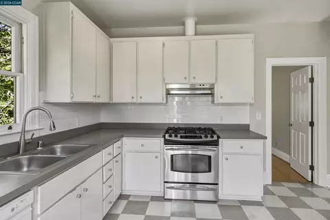 Kitchen - 133 Pinole St, Hercules, CA 94547 photo 2 of 4