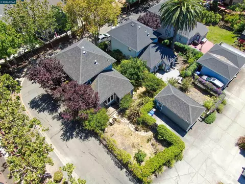 View/Area - 133 Pinole St, Hercules, CA 94547 photo 4 of 8