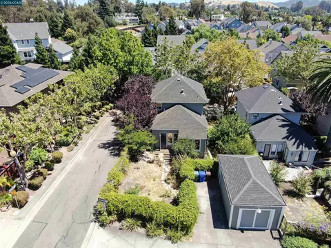 View/Area - 133 Pinole St, Hercules, CA 94547 photo 1 of 8