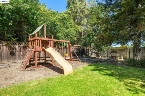 Exterior - 5709 Corte Libre, Pleasanton, CA 94566 photo 6 of 9