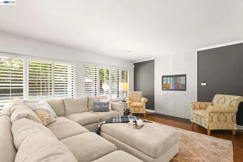 Living - 5709 Corte Libre, Pleasanton, CA 94566 photo 3 of 5