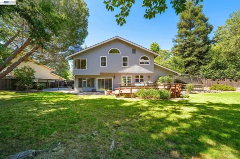 Exterior - 5709 Corte Libre, Pleasanton, CA 94566 photo 4 of 9