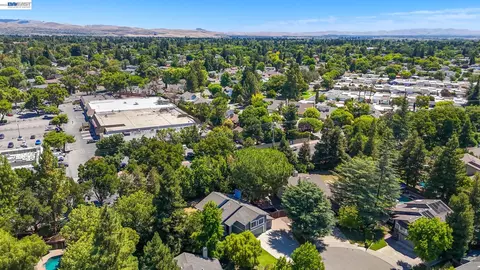 View/Area - 5709 Corte Libre, Pleasanton, CA 94566 photo 3 of 4