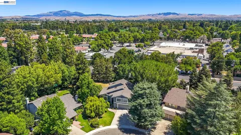 View/Area - 5709 Corte Libre, Pleasanton, CA 94566 photo 2 of 4