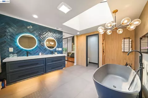 Bath - 5709 Corte Libre, Pleasanton, CA 94566 photo 6 of 6