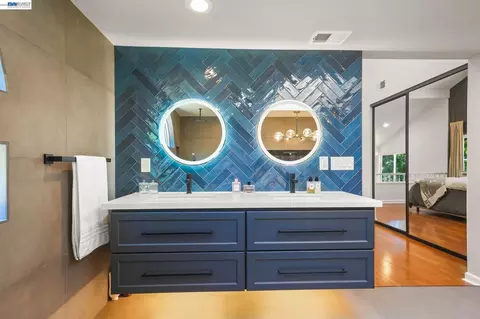 Bath - 5709 Corte Libre, Pleasanton, CA 94566 photo 5 of 6