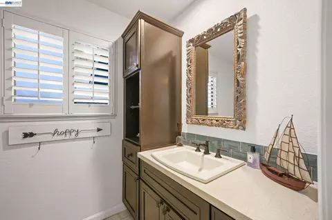 Bath - 5709 Corte Libre, Pleasanton, CA 94566 photo 1 of 6