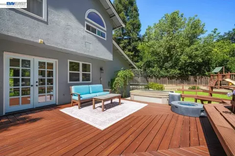 Exterior - 5709 Corte Libre, Pleasanton, CA 94566 photo 2 of 9