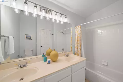 Bath - 1274 Echo Summit St, Livermore, CA 94551 photo 5 of 5