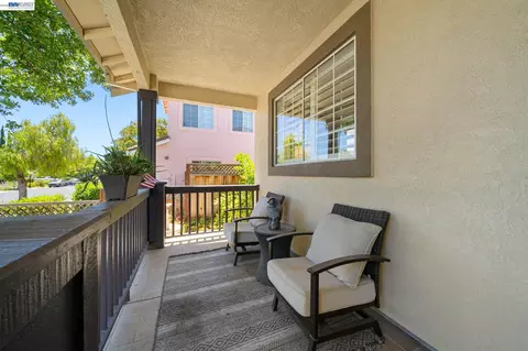 Exterior - 1274 Echo Summit St, Livermore, CA 94551 photo 4 of 9
