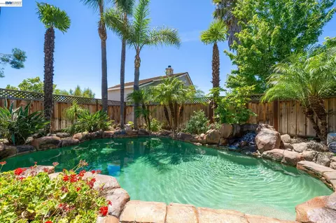 Exterior - 1274 Echo Summit St, Livermore, CA 94551 photo 8 of 9