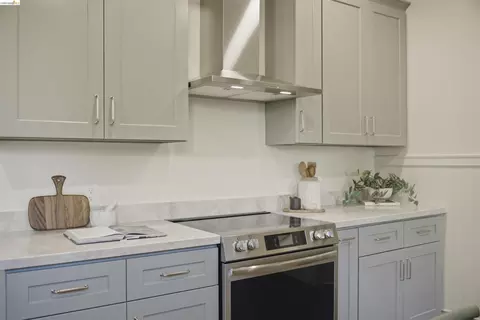 Kitchen - 2117 Grant St, Berkeley, CA 94703 photo 3 of 6