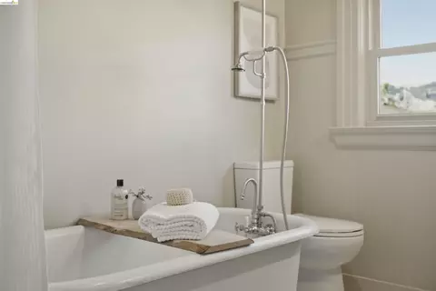 Bath - 2117 Grant St, Berkeley, CA 94703 photo 1 of 6